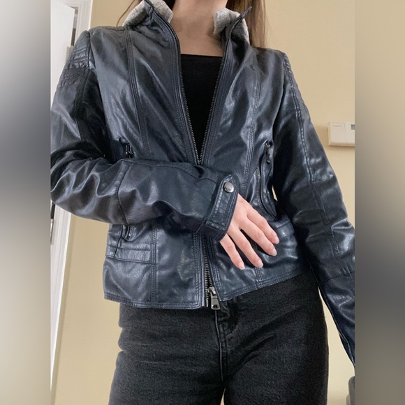 Faux black leather jacket with grey hood - Picture 5 of 5